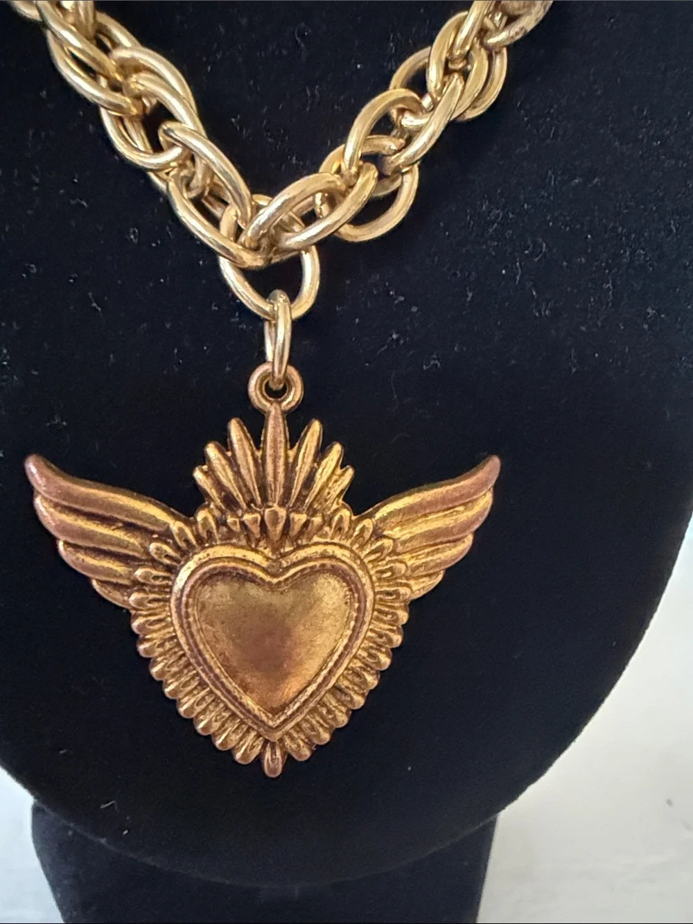 Gold Winged Heart Pendant Necklace - Women Jewelry magnetic clasp